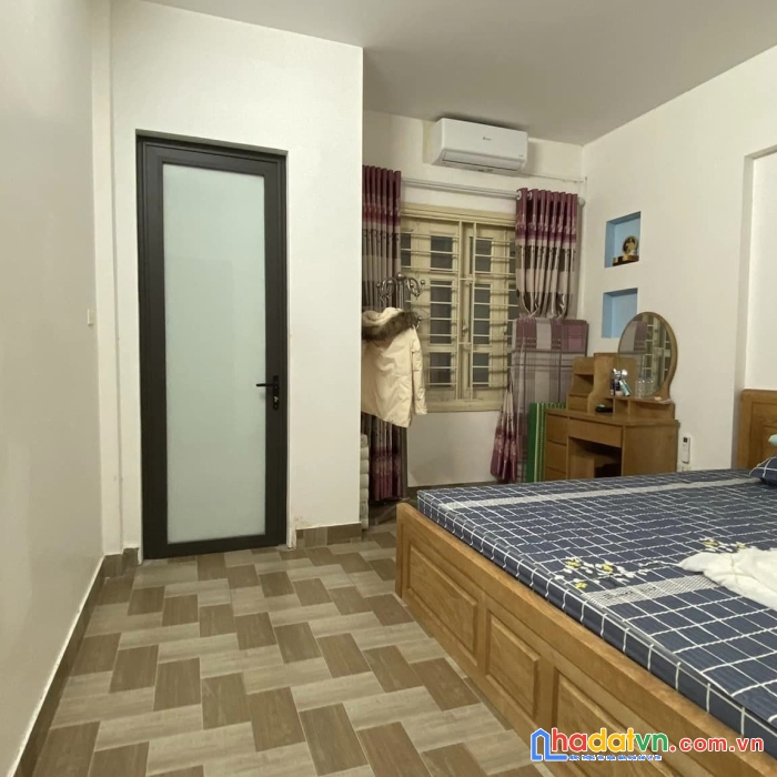 Bán căn nhà mặt ngõ đường láng 46m2 x5 tầng, kinh doanh sầm uất 8.15 tỷ