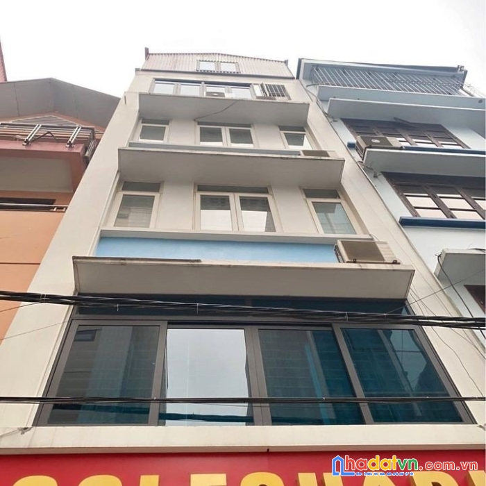 Bán tòa ccmn  cầu giấy thang máy hơn 6 tỷ- gần phố cực hiếm