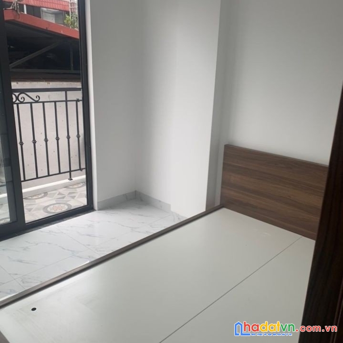 Bán tòa ccmn  cầu giấy thang máy hơn 6 tỷ- gần phố cực hiếm