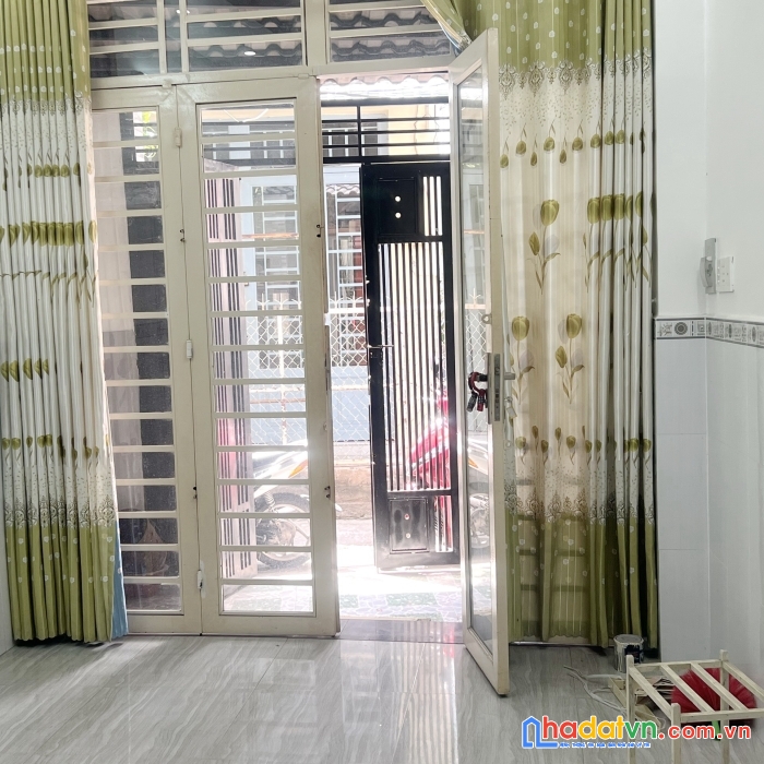 Nhà thuê 3 tầng gần mt phạm thế hiển p4 q8 giá 12tr