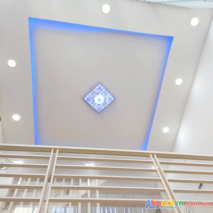 Bán nhà tân phú 50m2 gần nhà thờ tân hương 5 tầng nhỉnh 5 tỷ tl