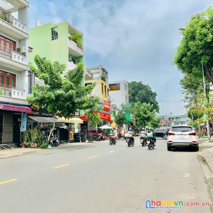 Mặt tiền tân sơn nhì, 25x33.5 (838m2). giá 160tỷ tl