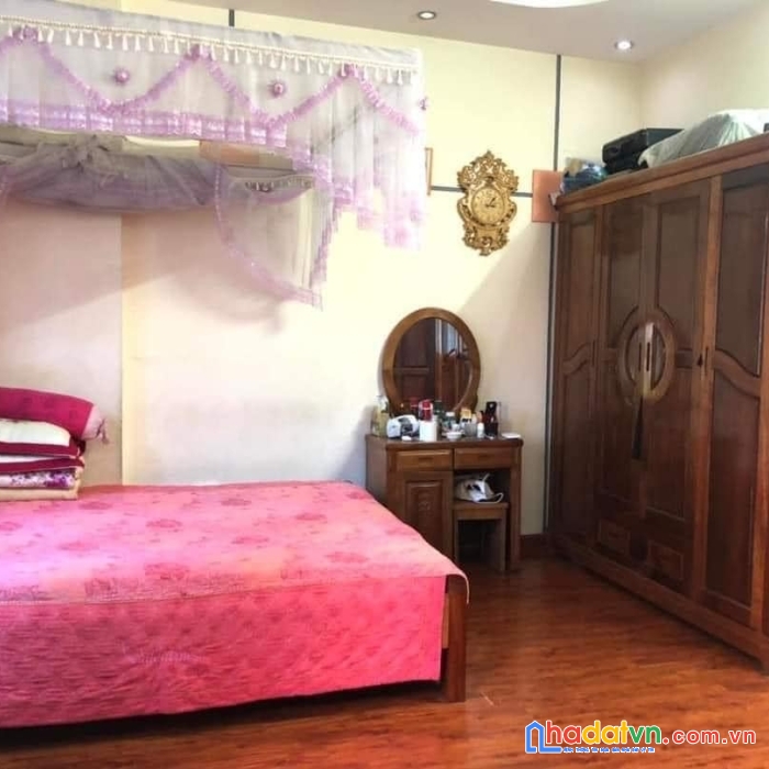 Hot !!! xem ngay nhà ở nguyễn khang cầu giấy lô góc ô tô qua nhà 45m2, 5 tầng đẹp ở ngay chỉ 9 tỷ