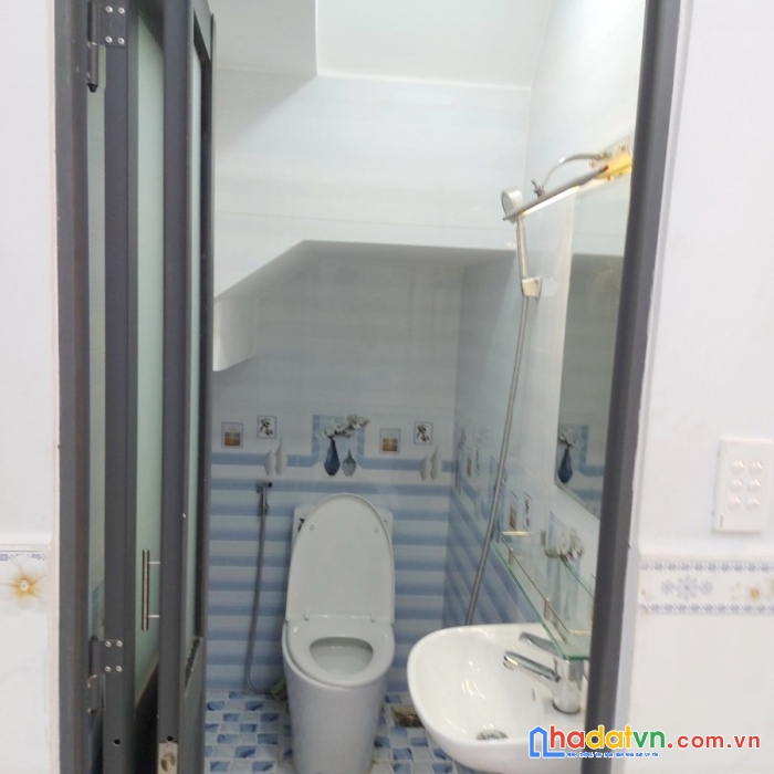 Nhà 2 tầng hẻm hưng phú phường 8 quận 8 - giá 3,8 tỷ tl