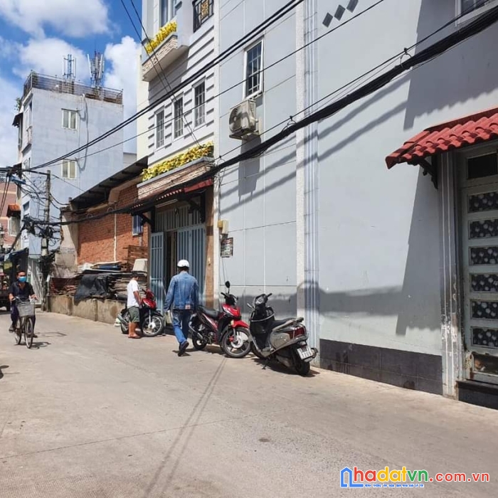 Bán nhà rẻ hẻm xe hơi đoàn văn bơ q4 ngang 3x6m - 5 tấm có 2 tỷ hơn
 giảm 100triệu 3phòng ngũ 4wc