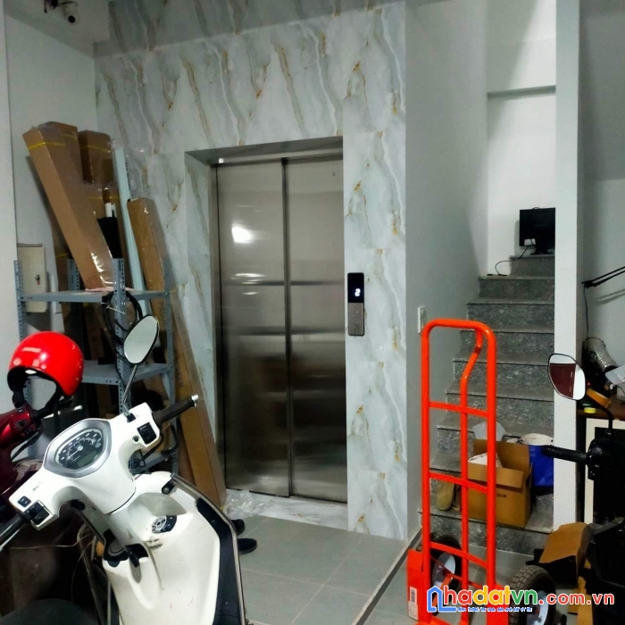 Cực phẩm!! cần bán gấp nhà 5 tầng thang máy,, ô tô kinh doanh, phân lô 43m2, 5 tầng tặng nội thất