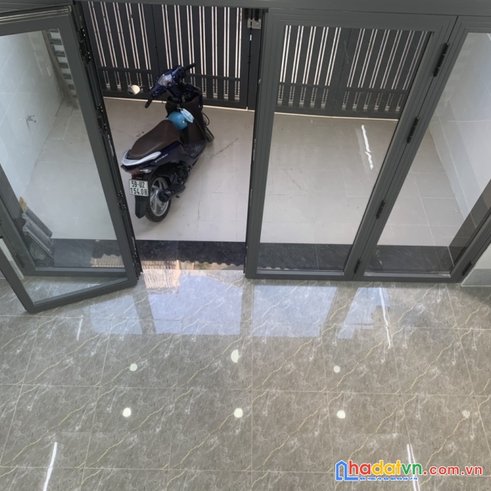 Cho thuê gấp nhà nguyên căn hxh đường lý thường kiệt, p14, q.10