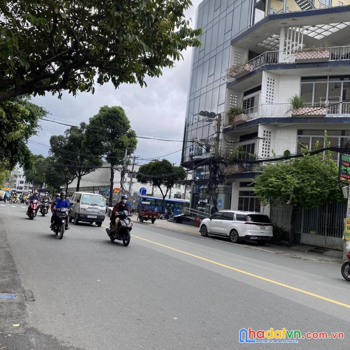 Xuân diệu tân bình- bên hông triễn lãm 48m2