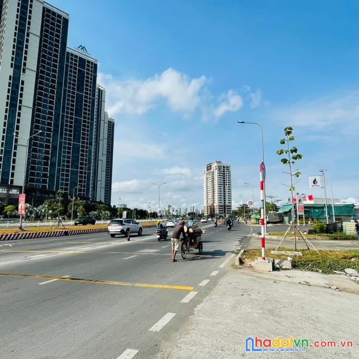 Bán toà nhà 7 tầng, 2 mặt tiền nguyễn văn linh, quận 7, dt: 10/14x25m, giá 75 tỷ (tl)