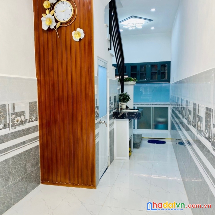 Nhà nhỏ, mới 2 tầng hẻm thông nguyễn chế nghĩa p12q8 - 2.48 tỷ