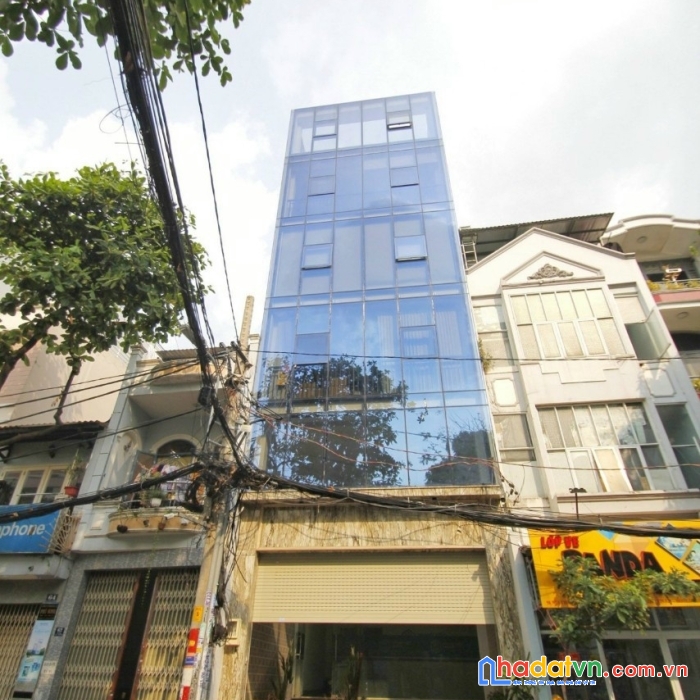 Bán gấp mặt tiền phạm văn hai đoạn đẹp nhất, dt: 4x17m, 4 tầng, giá: 17.2 tỷ, hđt: 40tr/th