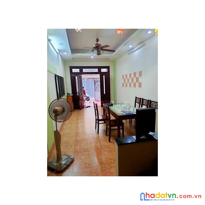 Cho thuê nhà 3 tầng ngõ 172 thái thịnh, ngõ ô tô, cho thuê cả nhà lâu dài
