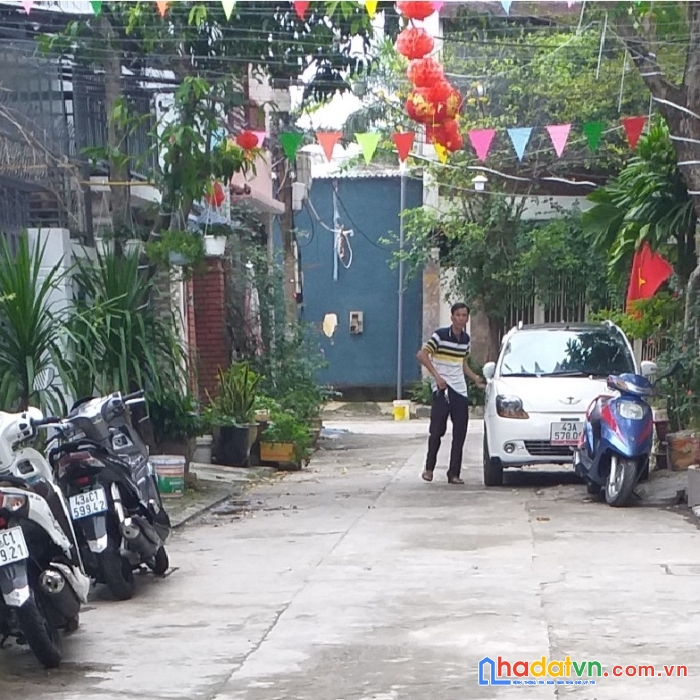 .nhà thi sách ô tô đậu, 100m2, ngang 5.5, cổng sân bay