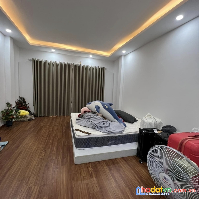 Bán nhà định công, ở ngay, 35m2 5t mt4.3m, giá 3.8 tỷ