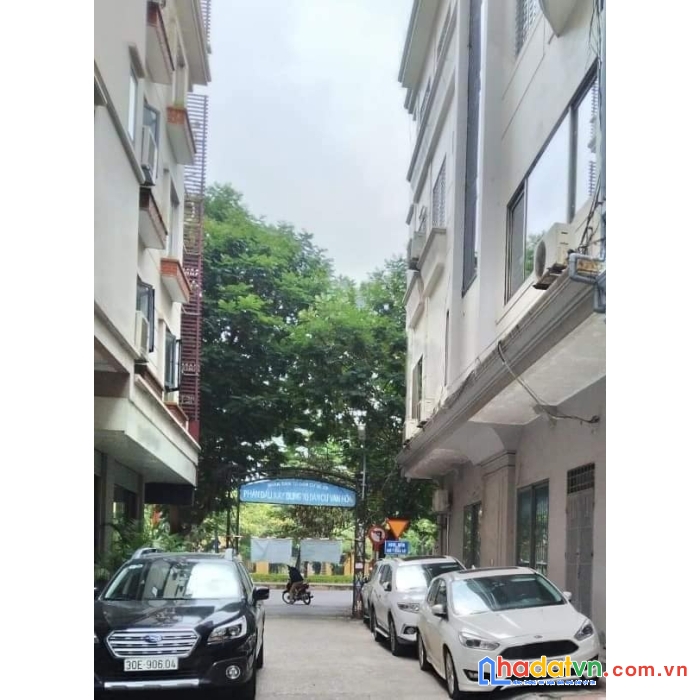 Bán nhà hoàng quốc việt 55m2 phân lô, 3 thoáng, ô tô tránh, kinh doanh, sát phố nhỉnh 8 tỷ