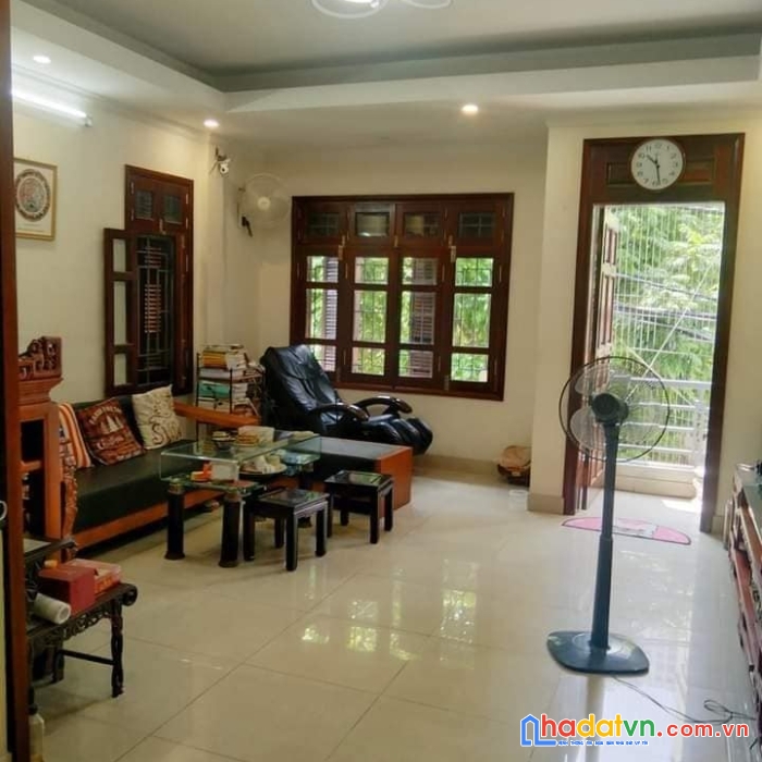 Bán nhà hoàng quốc việt 55m2 phân lô, 3 thoáng, ô tô tránh, kinh doanh, sát phố nhỉnh 8 tỷ