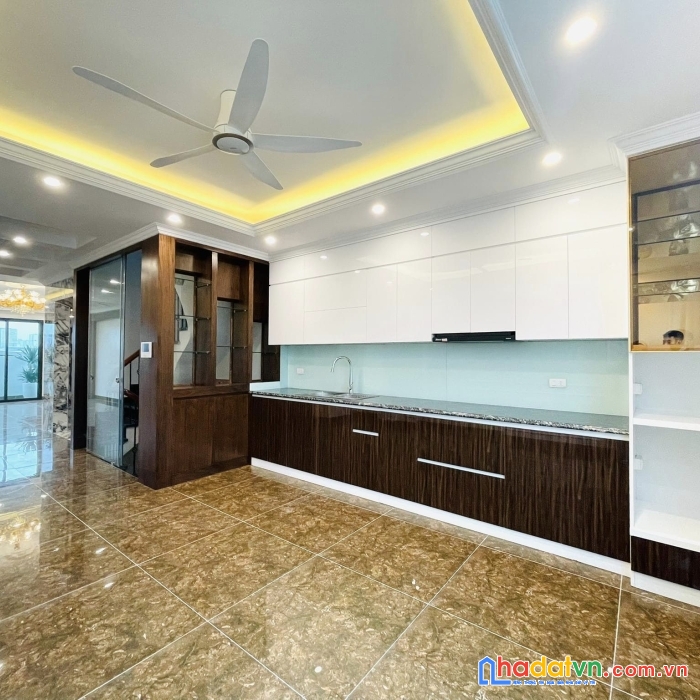 Bán nhà phố thái hà, đống đa, siêu hiếm, lô góc, thang máy, ô tô đỗ cửa, kinh doanh đa dạng,