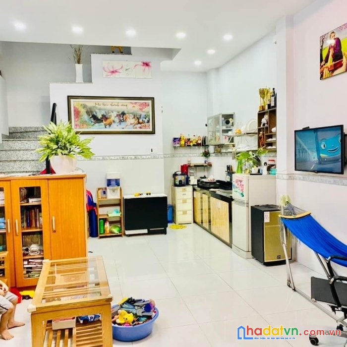 Bán nhà 3 tầng đường lê sát, hẻm xe hơi 8m, 37m2 chỉ 5.9 tỷ, sổ nở hậu