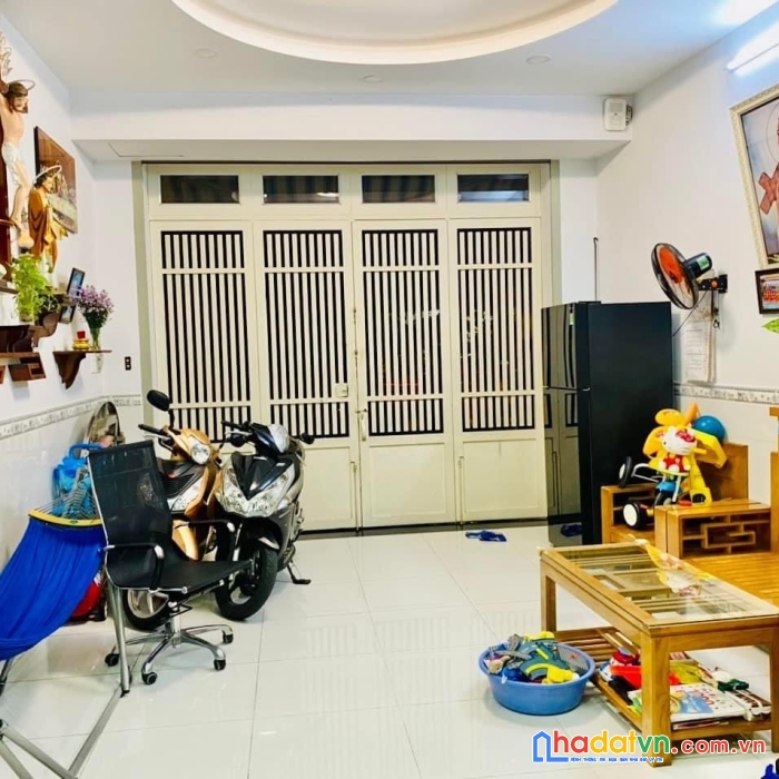 Bán nhà 3 tầng đường lê sát, hẻm xe hơi 8m, 37m2 chỉ 5.9 tỷ, sổ nở hậu