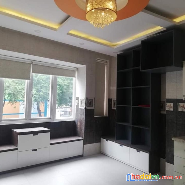 Bán nhà mặt tiền kinh doanh, sư vạn hạnh, quận 10, 4 tầng, ngang 4.3 x 14, nhỉnh 19 tỷ.