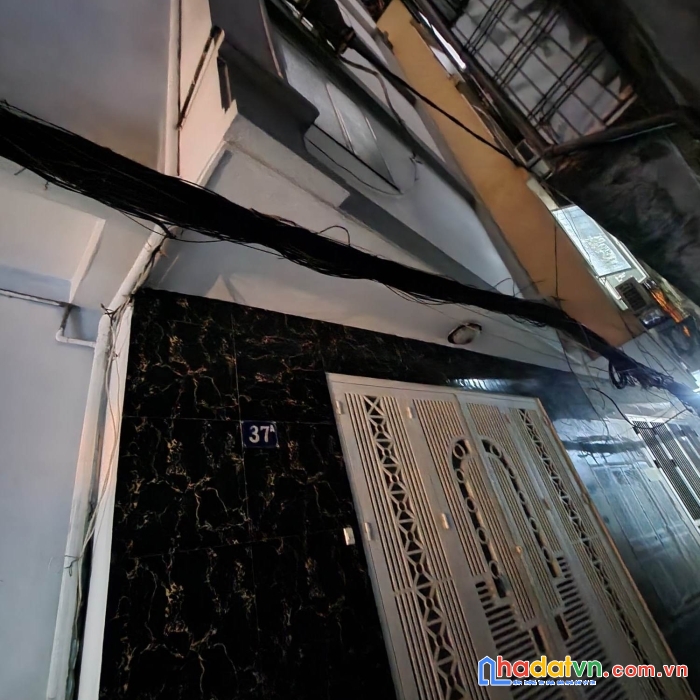 Bán nhà lô góc - 30m ra ô tô tránh - đường trước nhà rộng để xe thoải mái - trung tâm nhất quận