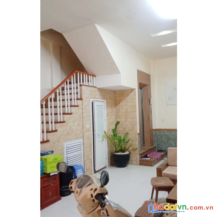 Hiếm nhà hoàng cầu 50m phân lô ô tô tránh vỉa hè thông sàn kinh doanh giá tốt