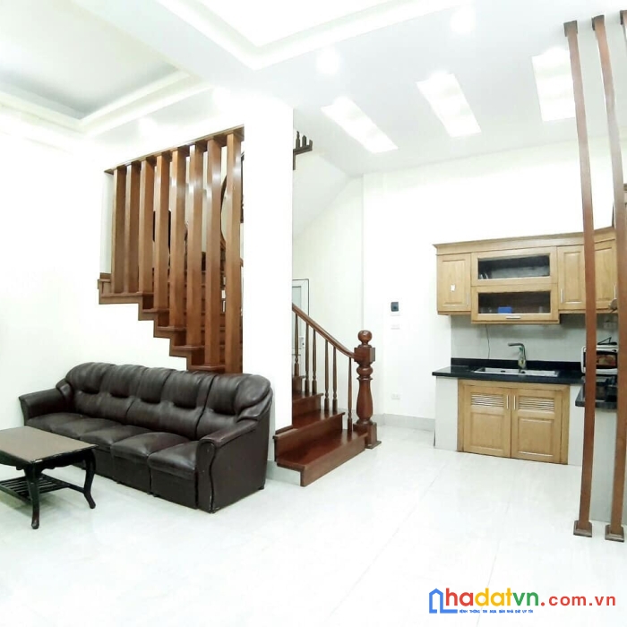 Bán nhà đường láng - ngõ thông - lô góc - sáng thoáng - nhà đẹp - ở luôn - tặng nội thất - sổ