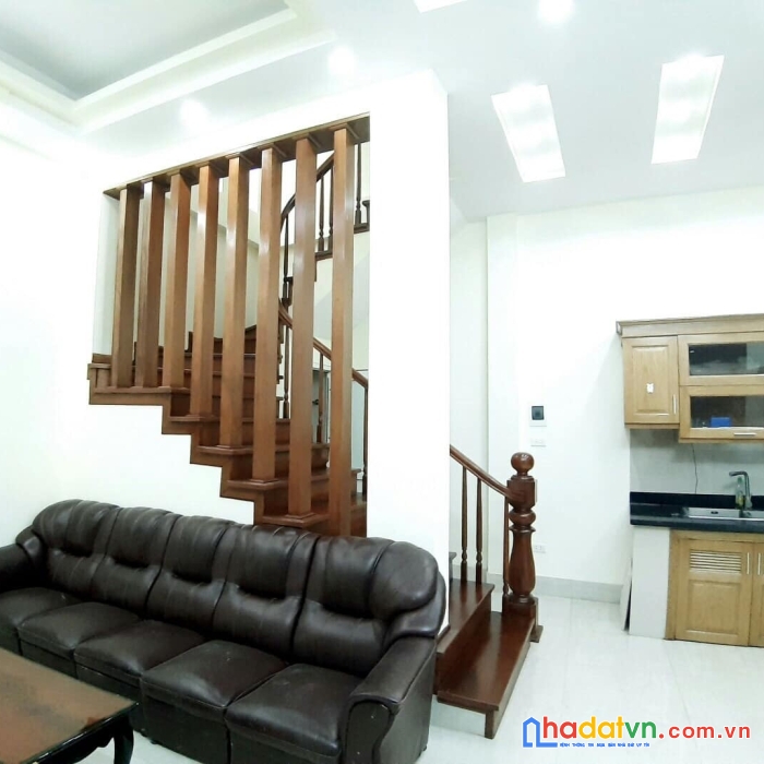 Bán nhà đường láng - ngõ thông - lô góc - sáng thoáng - nhà đẹp - ở luôn - tặng nội thất - sổ