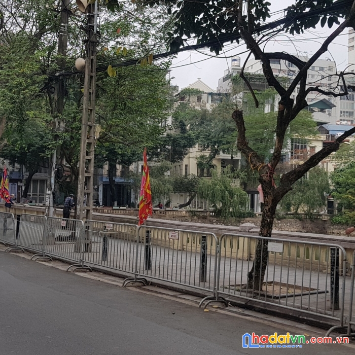 Bán nhà ga ra ô tô kinh doanh cầu giấy quan hoa hà nội 9.5 tỷ.