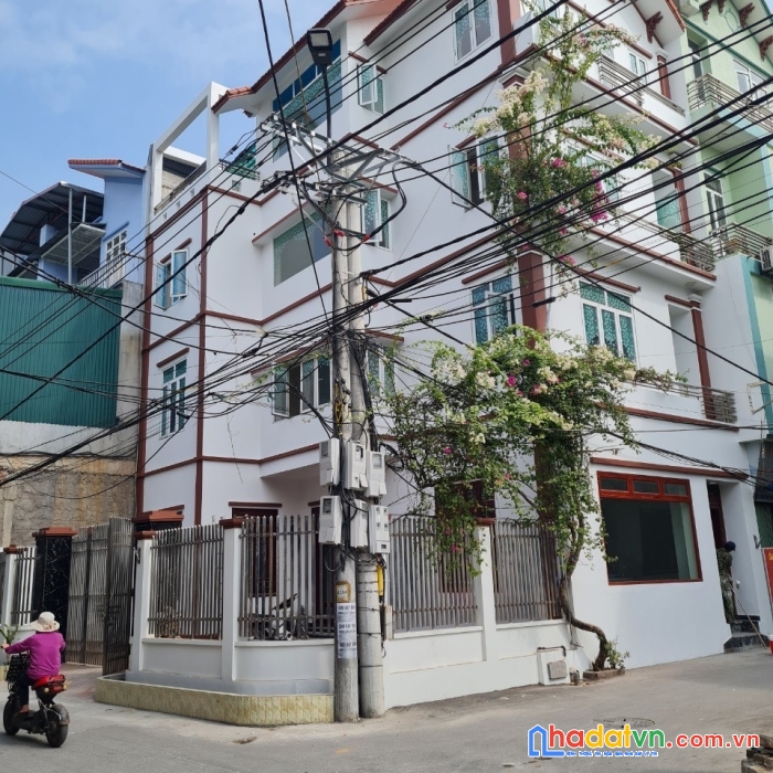 Tp từ sơn  phường hương mạc 

diện tích 100 m mặt tiền 10 m lô góc thoáng sáng  giá chỉ nhỉnh 3