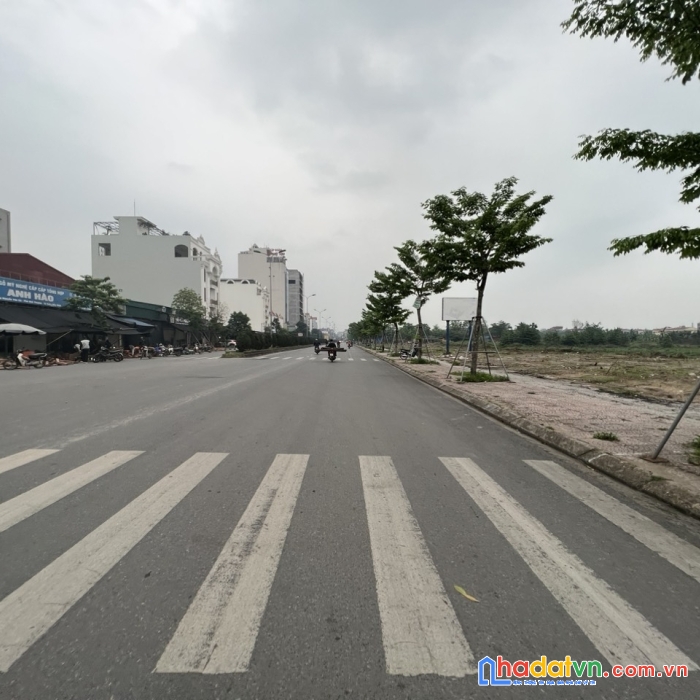 Tp từ sơn  phường hương mạc 

diện tích 100 m mặt tiền 10 m lô góc thoáng sáng  giá chỉ nhỉnh 3