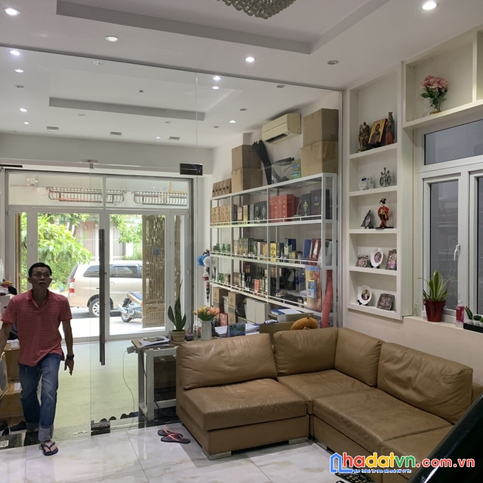 Ngộp bank, bán gấp nhà hxh, sát mặt tiền, quận 10, kinh doanh văn phòng, chỉ 9 tỷ 800