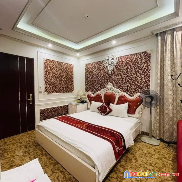 Chùa láng 40m hơn 3 tỷ- lô góc 3 thoáng- full nội thất ở bgay