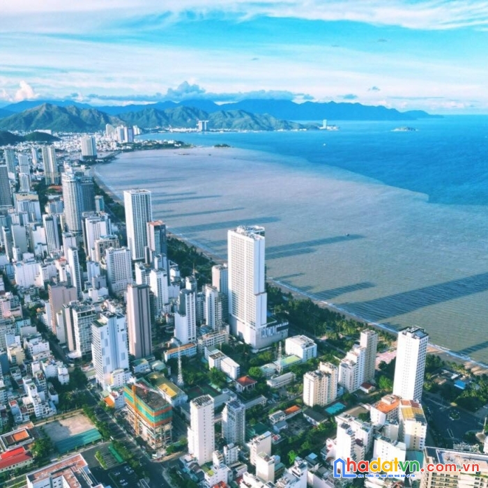 Bán đất mặt tiền phạm văn đồng nha trang giá đổ nợ ngang 40m lh 0985451850  xuyên