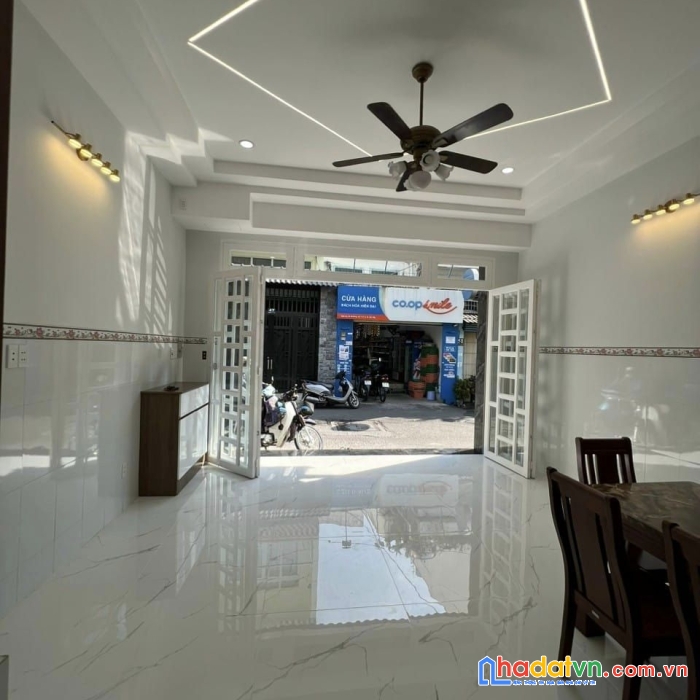 Nhỉnh 100tr có nhà mặt tiền kinh doanh - 45m2 - sát  phạm văn đồng - giá tốt chỉ 5.4 tỷ