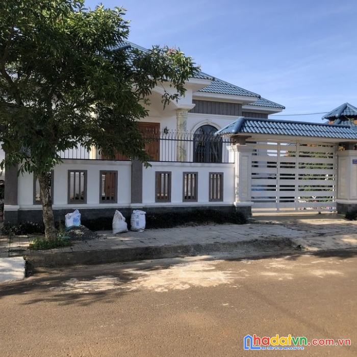 Bán gấp nhà vườn mặt tiền ngay trung tâm 41 đường lạc long quân, thị trấn lộc thắng, bảo lâm, lâm