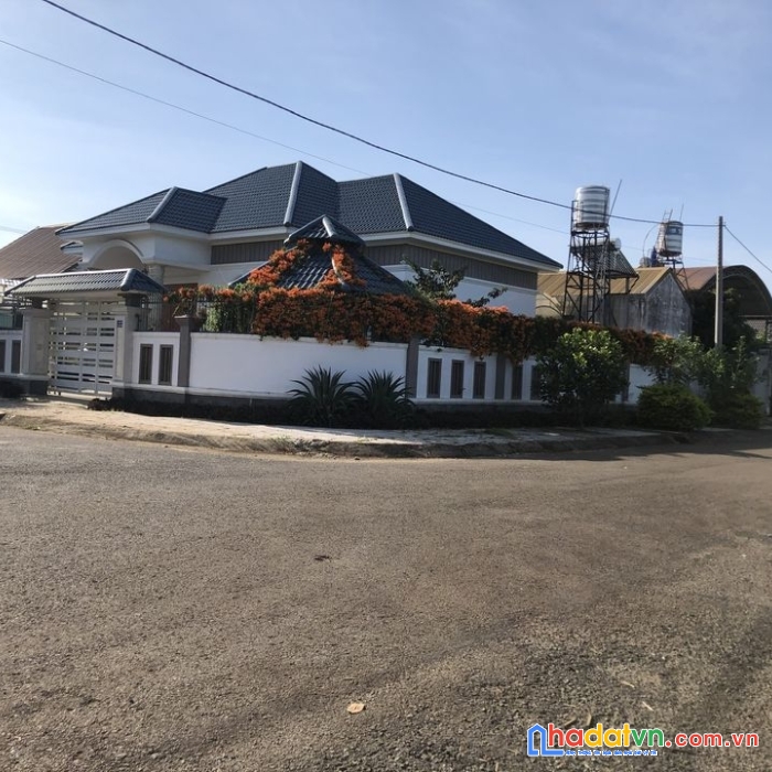 Bán gấp nhà vườn mặt tiền ngay trung tâm 41 đường lạc long quân, thị trấn lộc thắng, bảo lâm, lâm