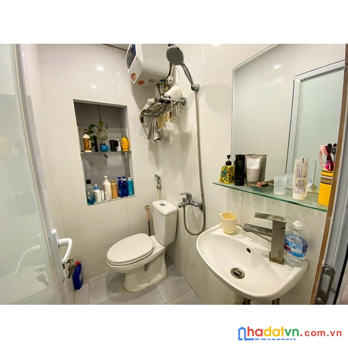 Cho thuê nhà trong ngõ đẹp 6 tầng 3 phòng ngủ đủ đồ tại xuân diệu, tây hồ giá 19 triệu/tháng