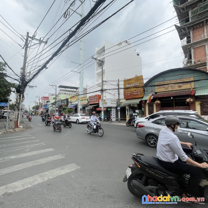 Mặt tiền âu cơ vị trí đẹp dt 4.2x17