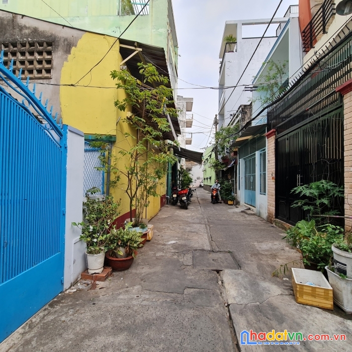 Cần bán gấp nhà 1 trệt 1 lầu quận tân phú