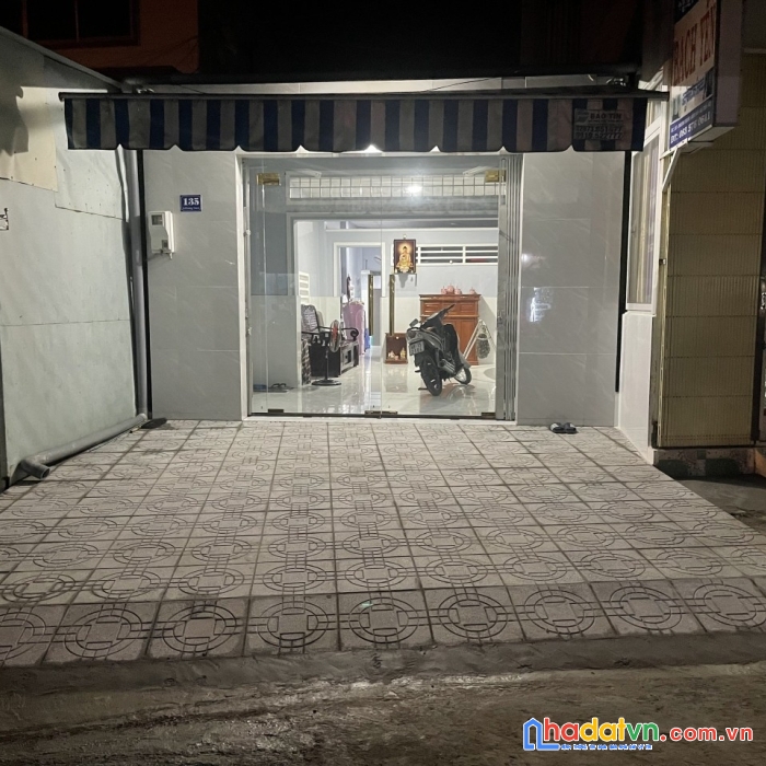 Chính chủ bán nhanh căn nhà mặt tiền số 135 đường phương thành - tp hà tiên
