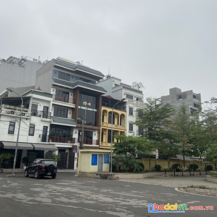 Đất đẹp phố lâm hạ hot nhất long biên có sẵn nhà 3 tầng sẵn ở giá chỉ nhỉnh 8 tỷ.
