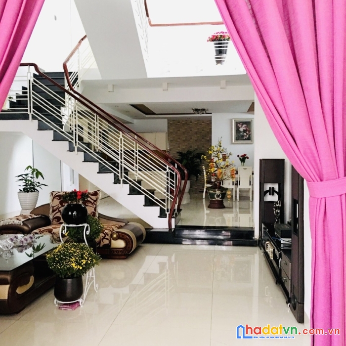 Chỉ nhỉnh 10 tỷ - bán rẻ nhà đẹp 2 mặt tiền đường lớn 10m5 trần huấn.