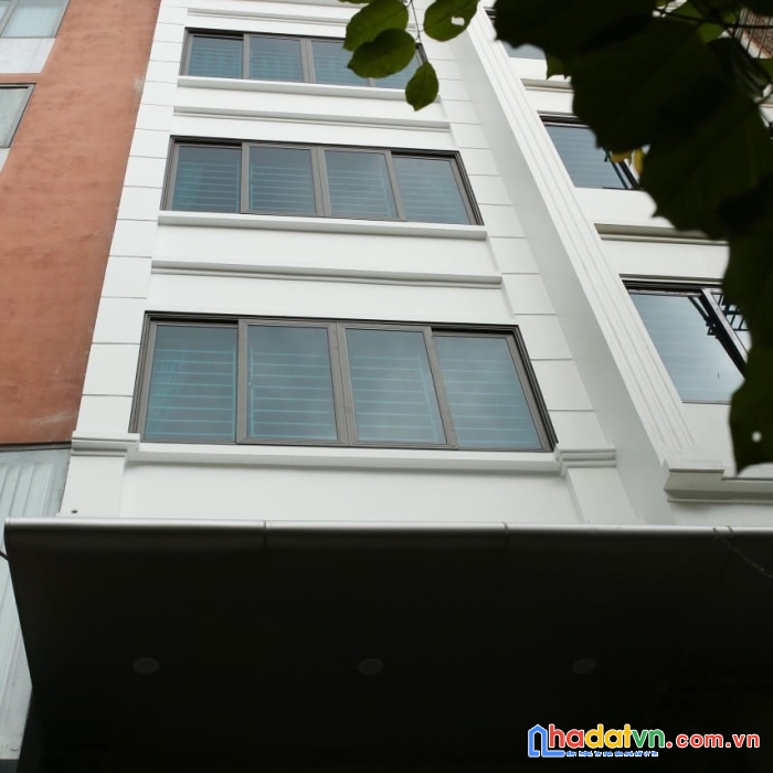 Bán nhà hoàng quốc việt 58m2 phân lô, ô tô tránh, kinh doanh, nhà đẹp hơn 8 tỷ