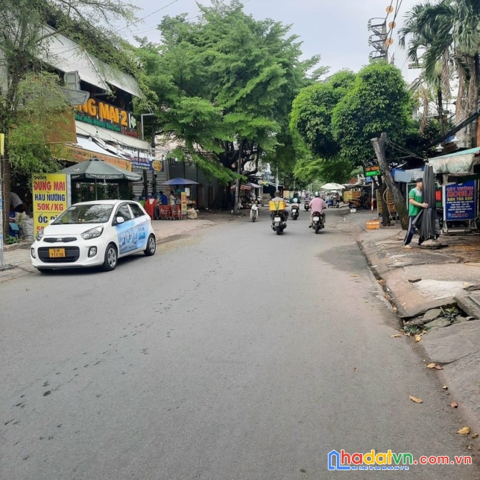 Bán nhà mtkd sát lâm văn bền q7. tiện xây mới. ngang 6.8m. dt 145m2. chỉ 15.8 tỷ