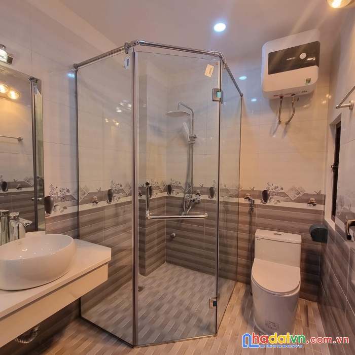 Bán nhà pháo đài láng110m 5 tầng ngõ thông ô tô nhà đẹp ở ngay 13.6 tỷ lh 0975124520