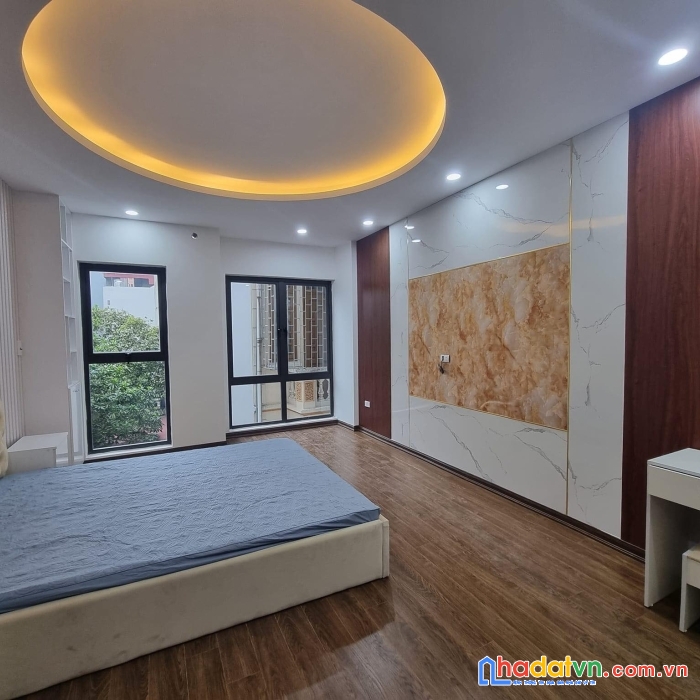 Bán nhà pháo đài láng110m 5 tầng ngõ thông ô tô nhà đẹp ở ngay 13.6 tỷ lh 0975124520