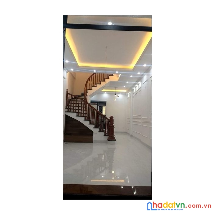 Nhà đẹp phố tôn đức thắng phường hàng bột quận đống đa dt: 43/45m2 5 tầng mt: 4.2m 7 phòng ngủ