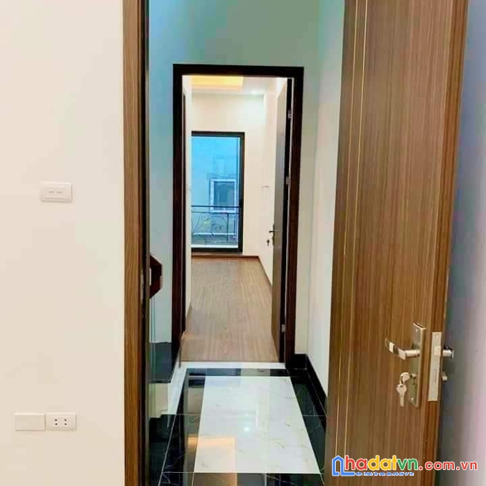 Nhà đẹp phố tôn đức thắng phường hàng bột quận đống đa dt: 43/45m2 5 tầng mt: 4.2m 7 phòng ngủ