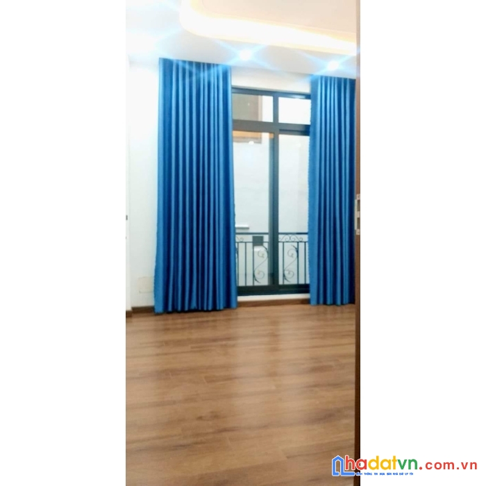 Nhà đẹp phố tôn đức thắng phường hàng bột quận đống đa dt: 43/45m2 5 tầng mt: 4.2m 7 phòng ngủ
